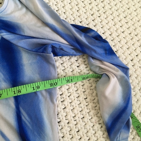 NYGARD 3/4 OPEN SHOULDER SLEEVE, ANGLED BOTTOM, VERY SEXY, SIZE MEDIUM (15) - Picture 2 of 4